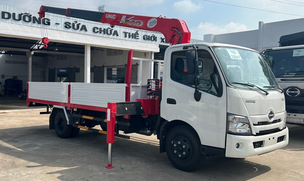 Xe Cẩu Hino 3.5 Tấn XZU720L - Gắn Cẩu Unic 3 Tấn URV340