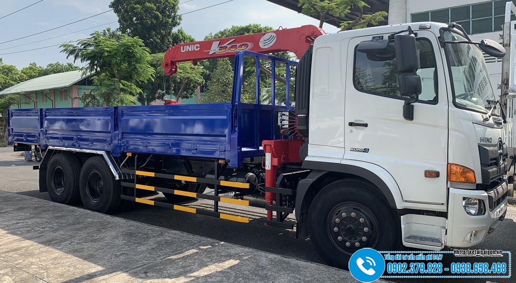 Xe Hino 3 Chân FL8JW8A Gắn Cẩu Unic 5 Tấn UR-V555