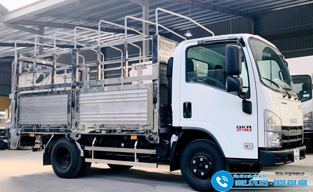 Xe tải Isuzu 2 Tấn QKR230 - Thùng Bạt Gắn Bửng Nâng