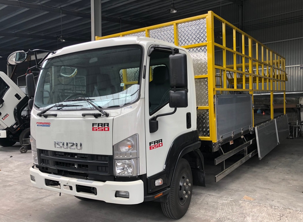 Xe tải Isuzu FRR650 6 Tấn Euro 5 - Thùng Dài 7M4