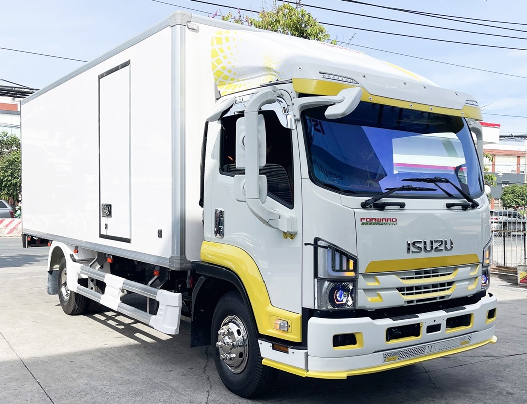 Xe tải Isuzu FSR700 Thùng Bảo Ôn OXY